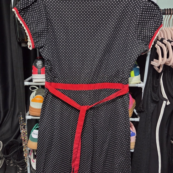 Sourpuss Black Polka Dot Dress with Red Trim. Size XL - Picture 5 of 9